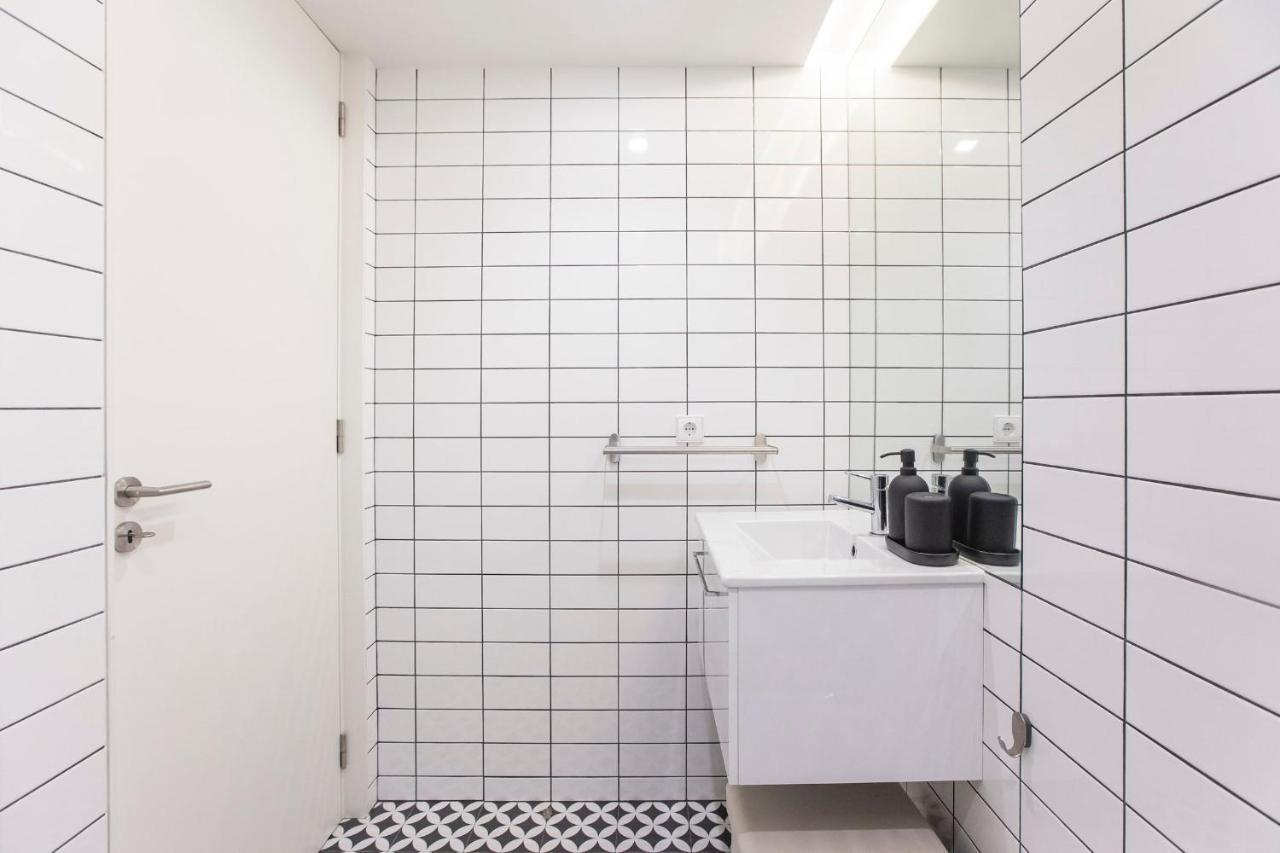 Modern 2br Duplex Downtown By Art District By Lovelystay * Porto