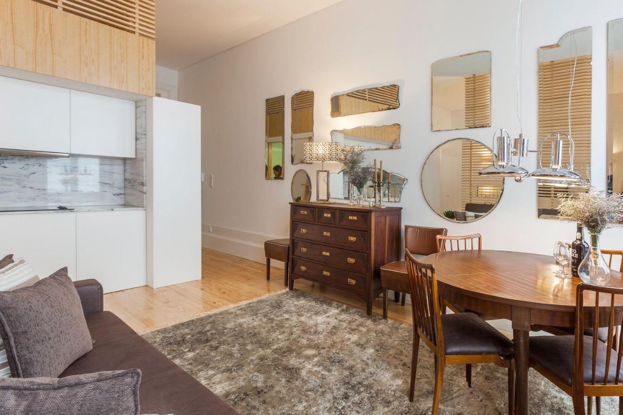 Vintage River Flat By Ml Porto