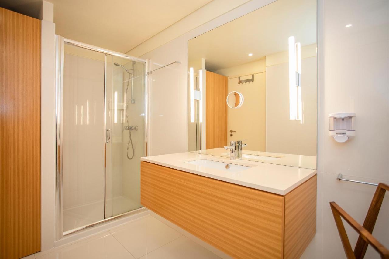 Liiiving In | Downtown View Apartment