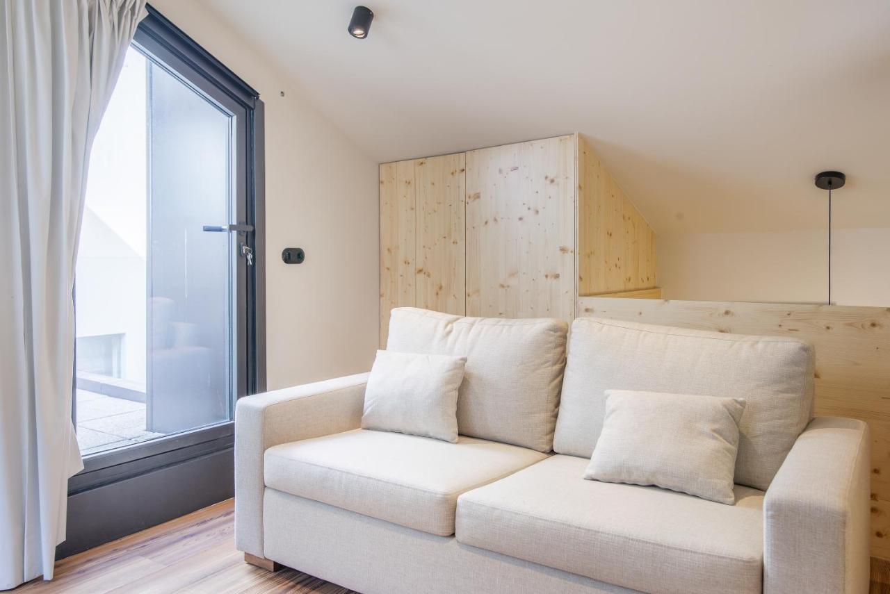 62 Design House *