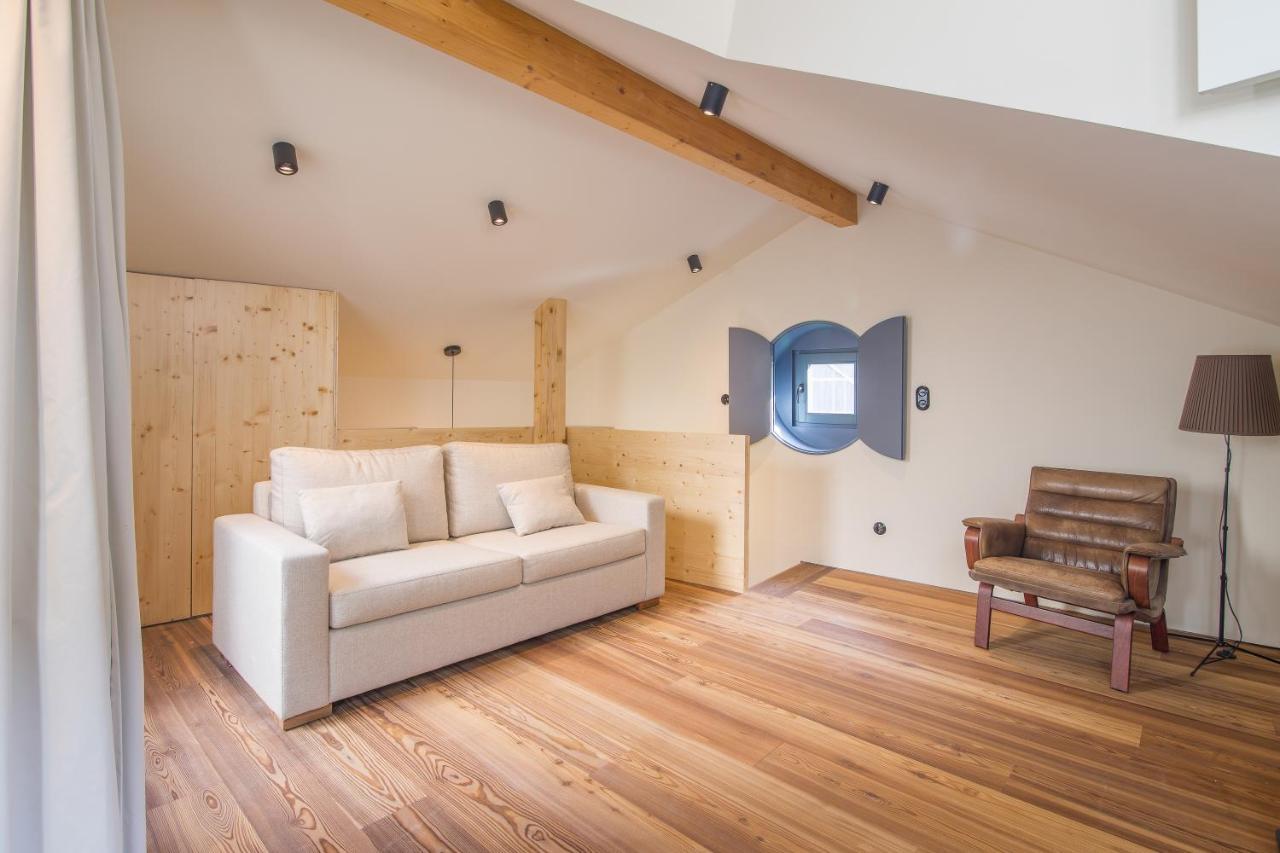 62 Design House *