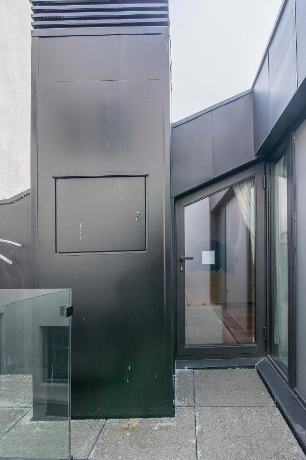 62 Design House *