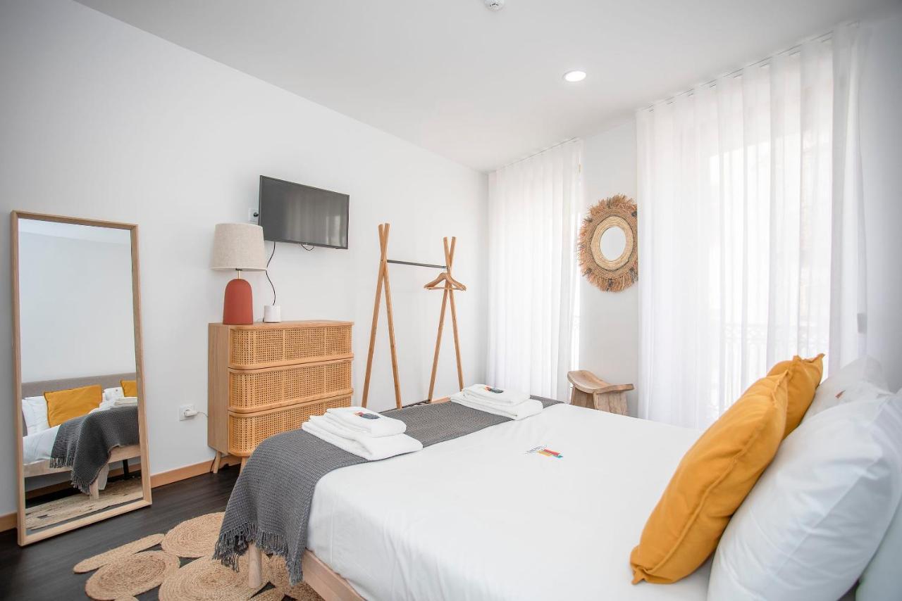 Liiiving In - Downtown Spacious *