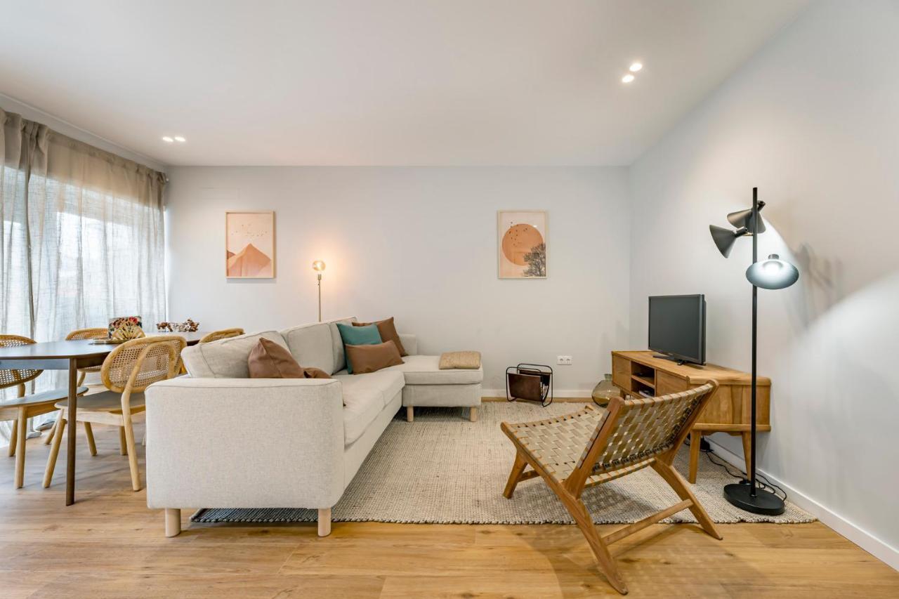 Nomad's Sunny Firmeza - 2bed Apartment