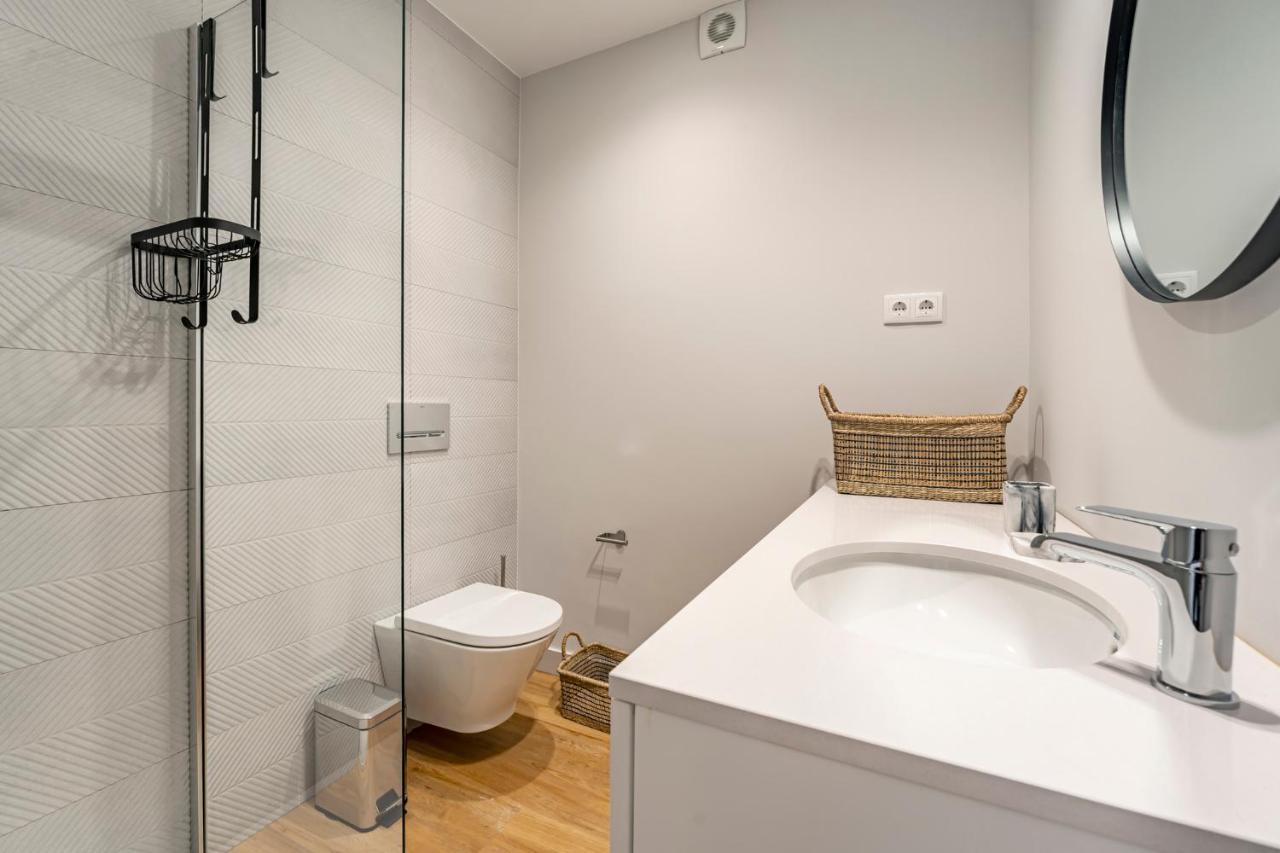 Nomad's Sunny Firmeza - 2bed Apartment