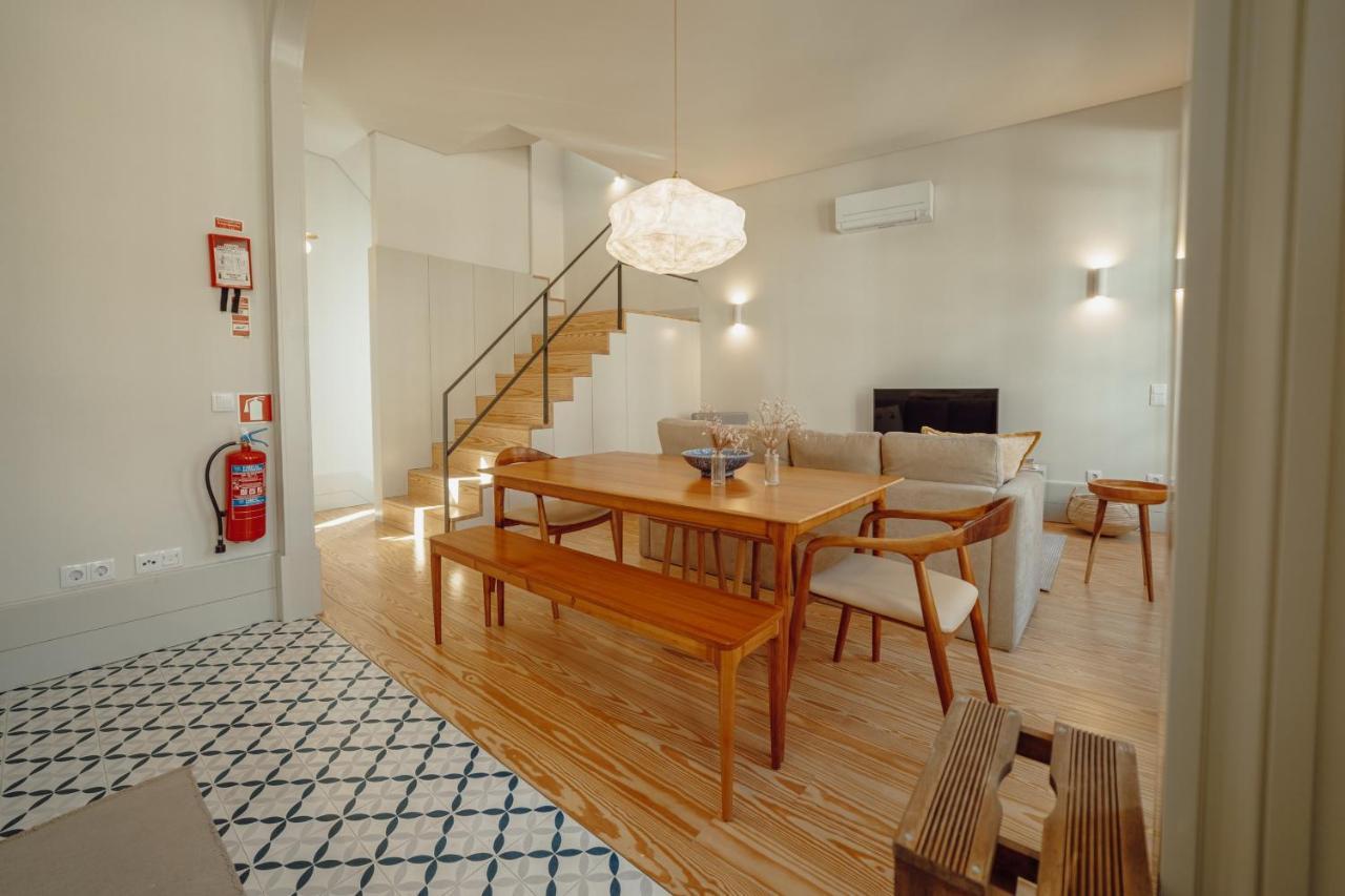 Downtown Deluxe Duplex By Homing Apartment