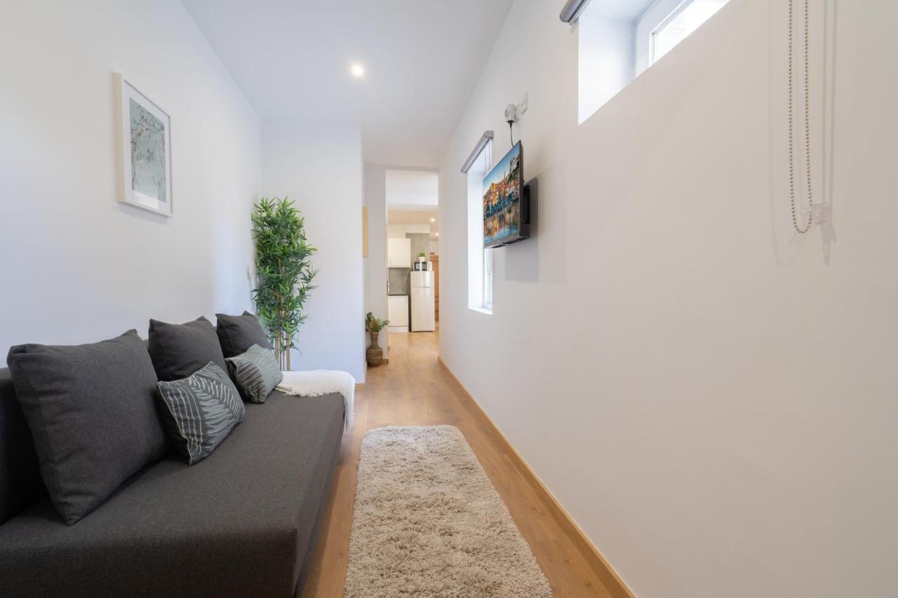 Enchanting Unique Flat - Ace Location Apartment *