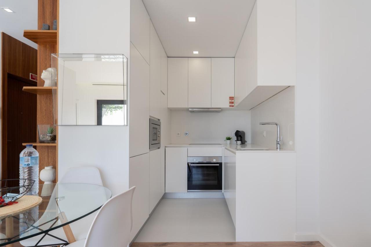 Host Wise - Bright & Contemporary Flat - Ace Location * Porto