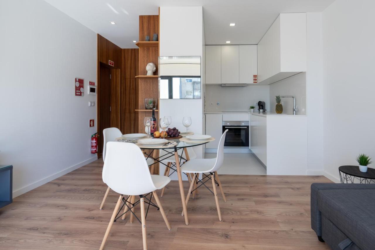 Host Wise - Bright & Contemporary Flat - Ace Location * Porto