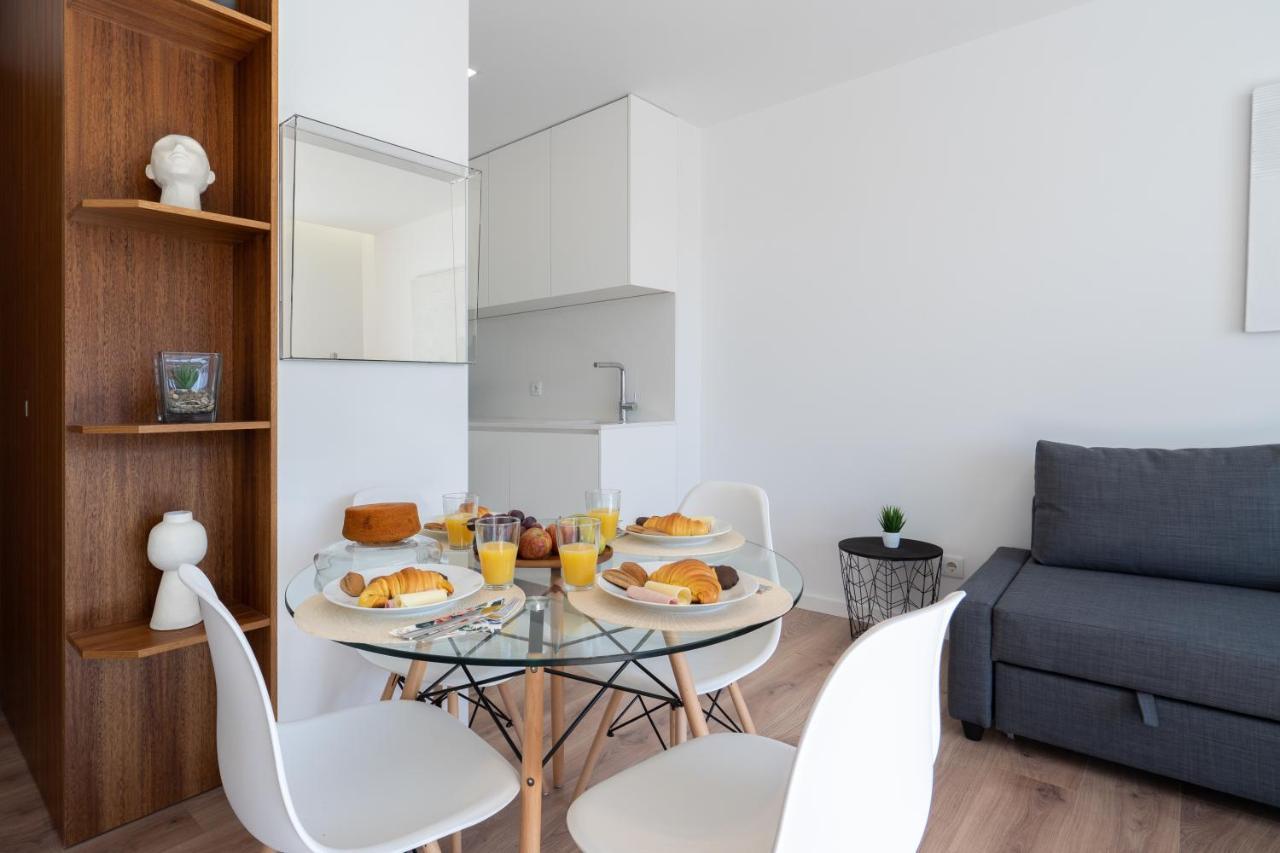 Host Wise - Bright & Contemporary Flat - Ace Location Apartment *