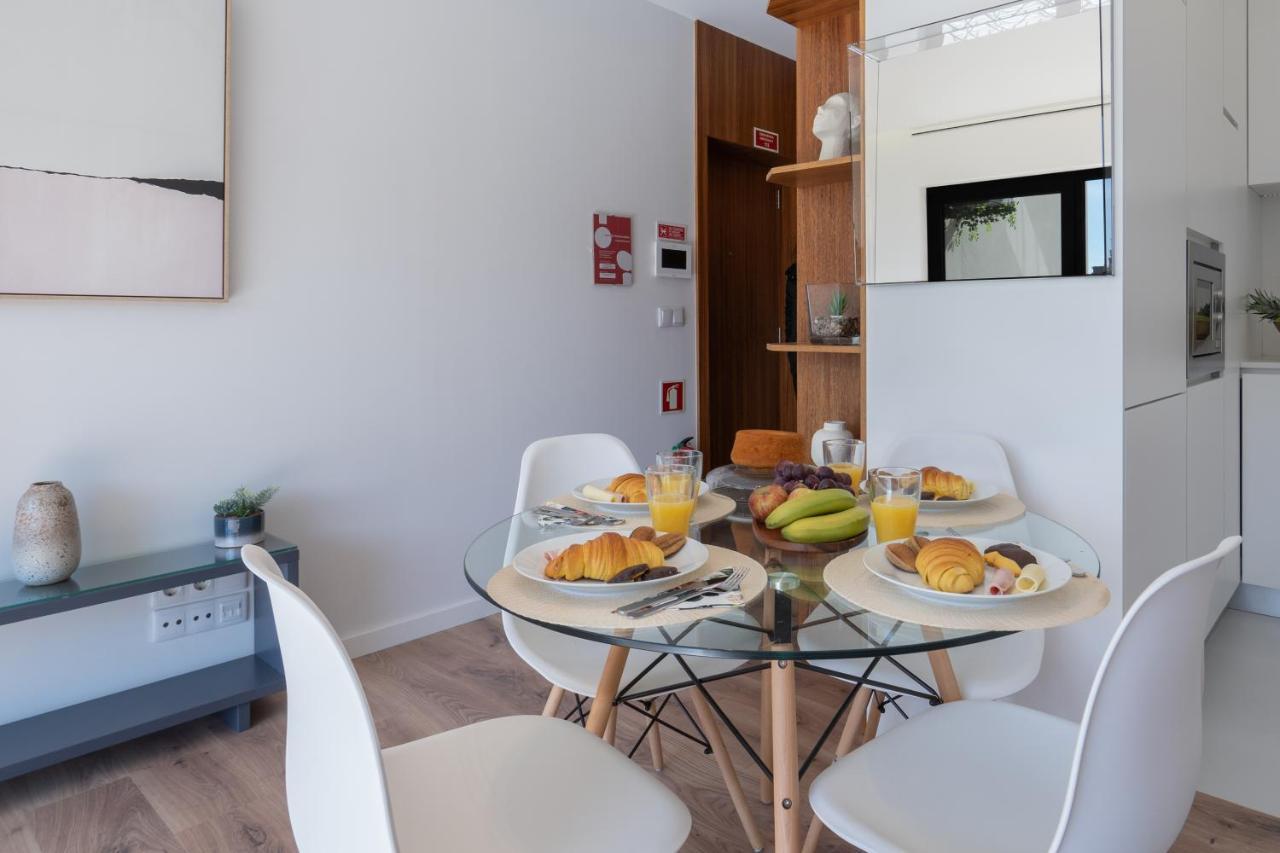 Host Wise - Bright & Contemporary Flat - Ace Location Apartment