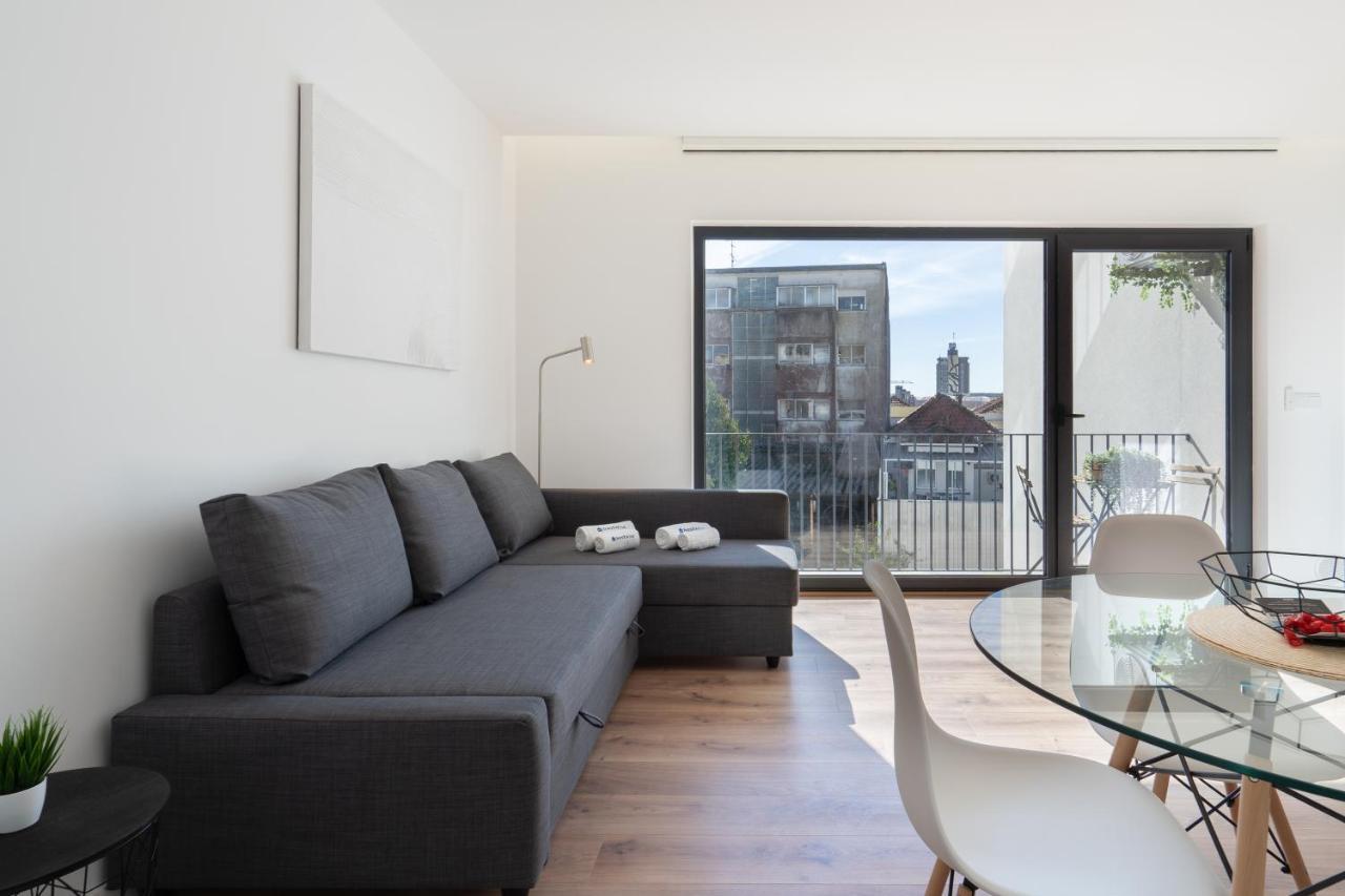 Host Wise - Bright & Contemporary Flat - Ace Location Porto