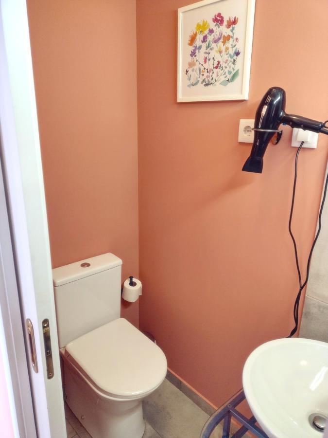 Apartment Center Clean & Cozy 4