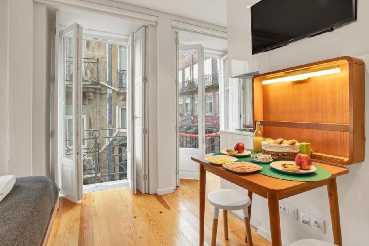 Lovely Shinny Flats With Balcony - Clerigos