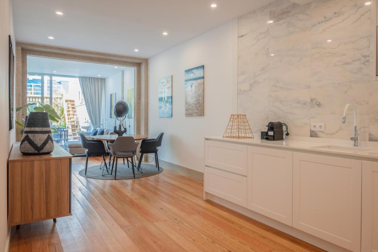 So Shiny Apartment