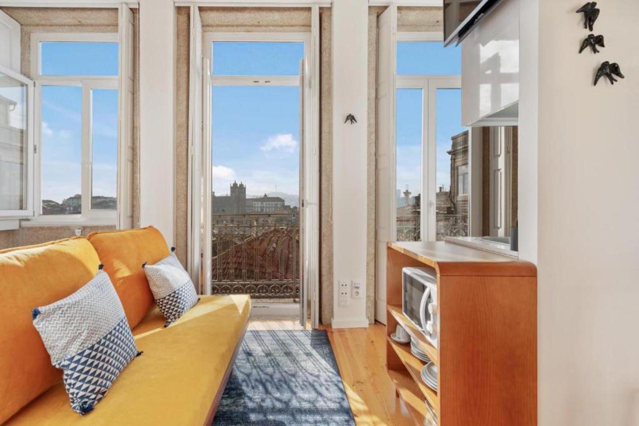 Apartment Lovely Shinny Flats With Balcony - Clerigos *