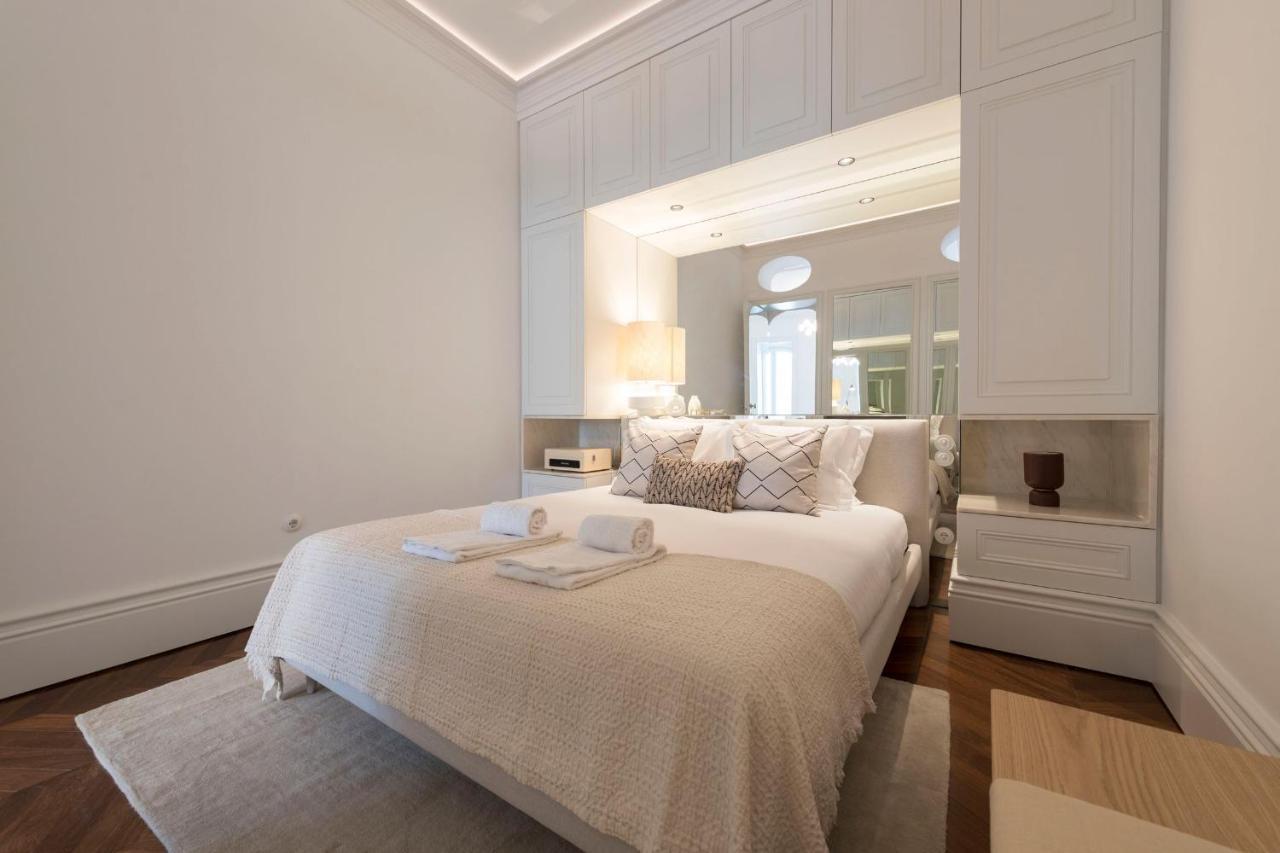 Apartment Clerigos Modern Flat W/ Ac & Patio By Lovelystay *
