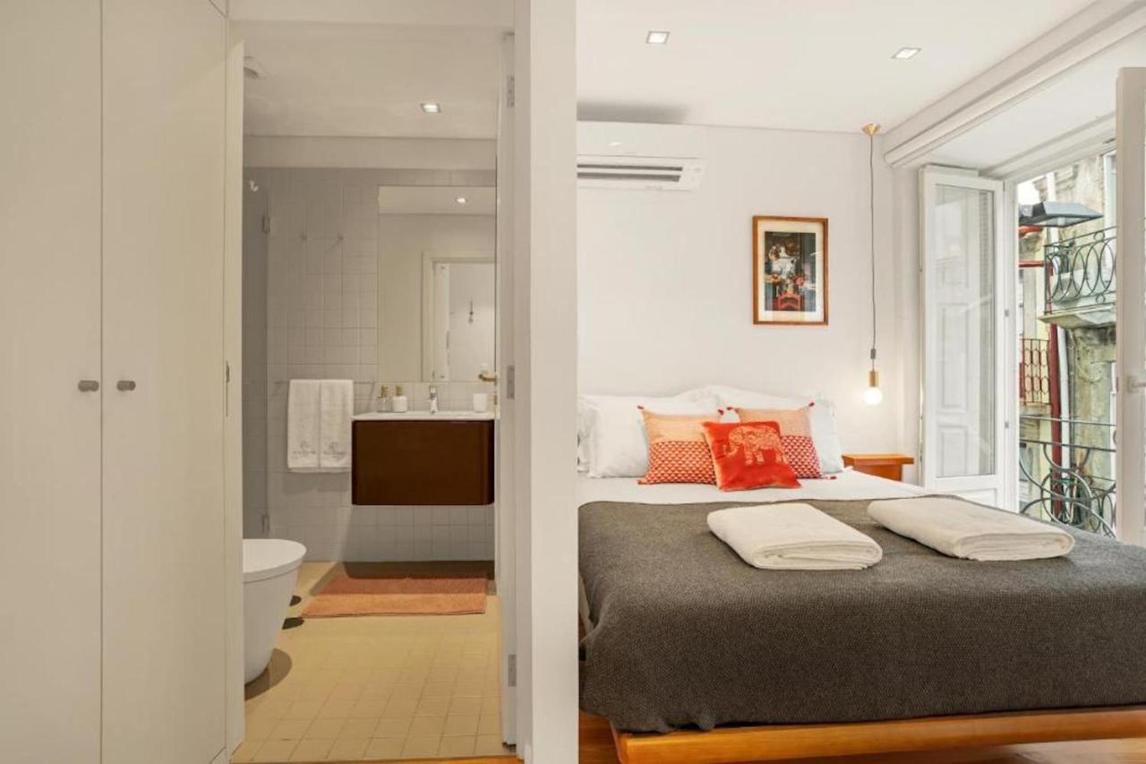 Apartment Lovely Shinny Flats With Balcony - Clerigos *