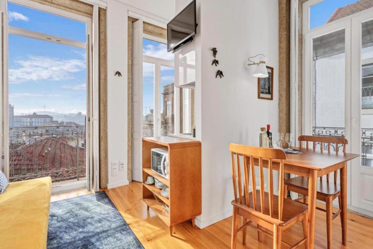 Apartment Lovely Shinny Flats With Balcony - Clerigos *