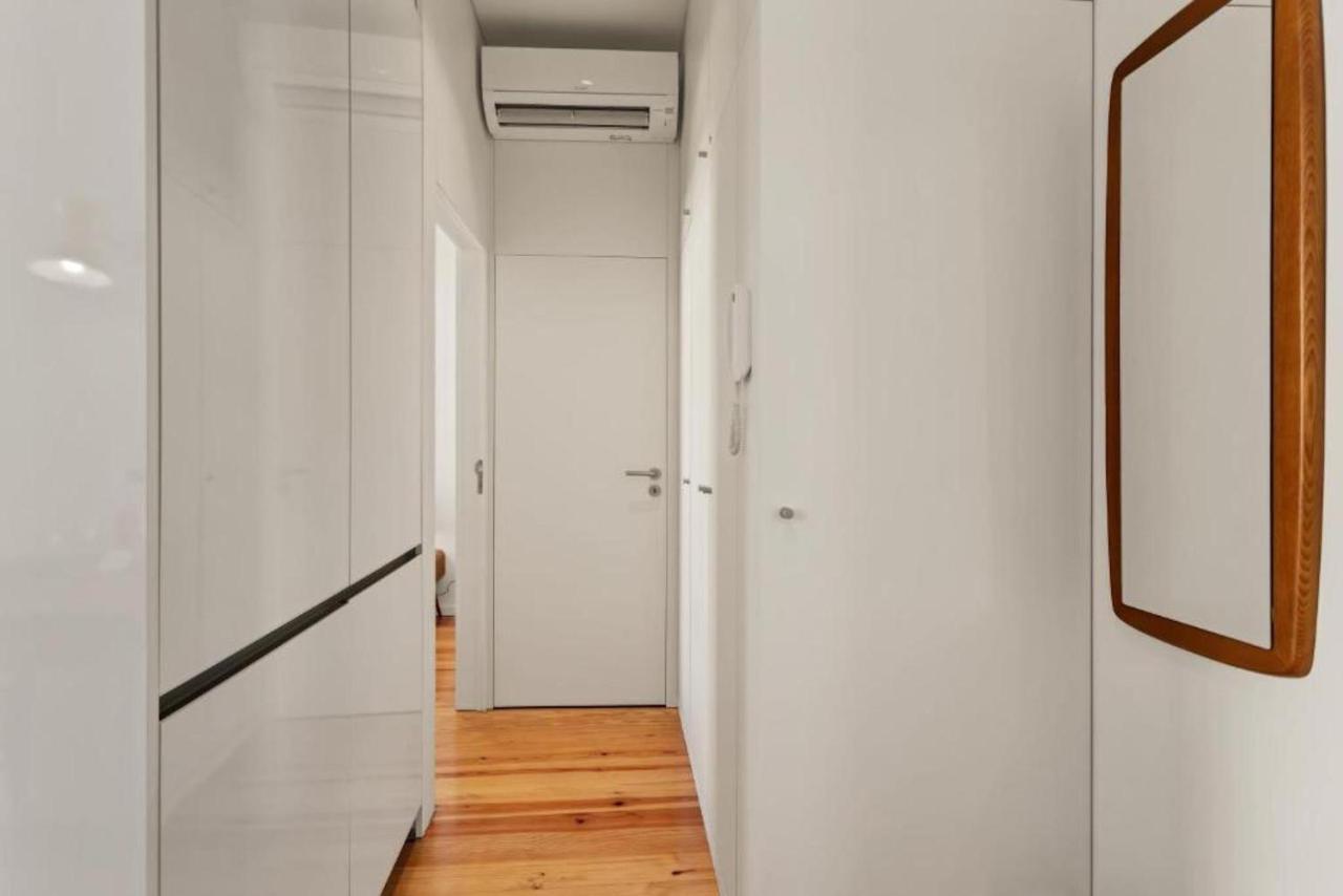 Apartment Lovely Shinny Flats With Balcony - Clerigos