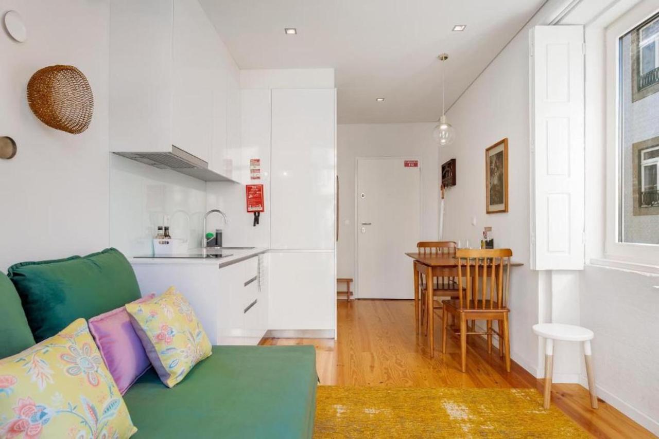 Lovely Shinny Flats With Balcony - Clerigos Apartment