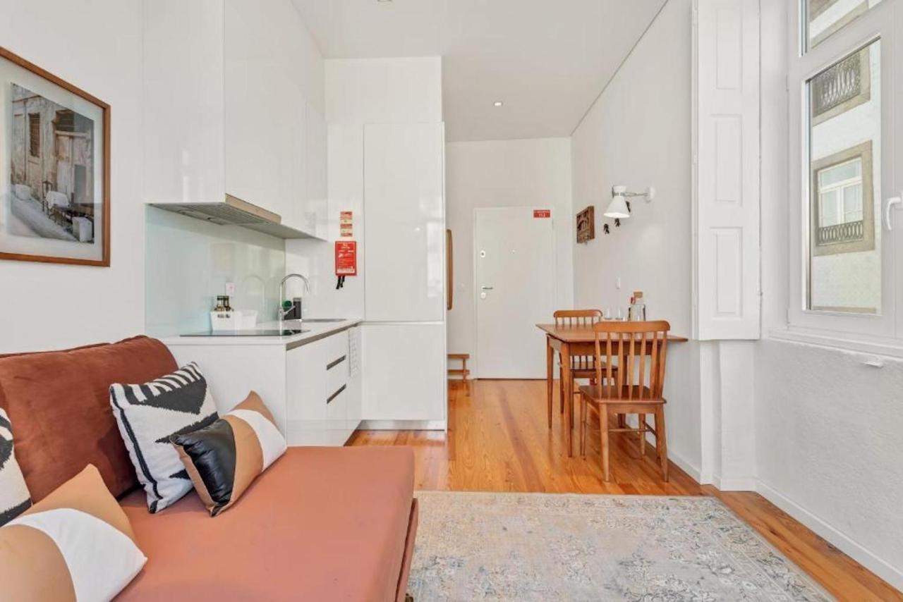 Lovely Shinny Flats With Balcony - Clerigos