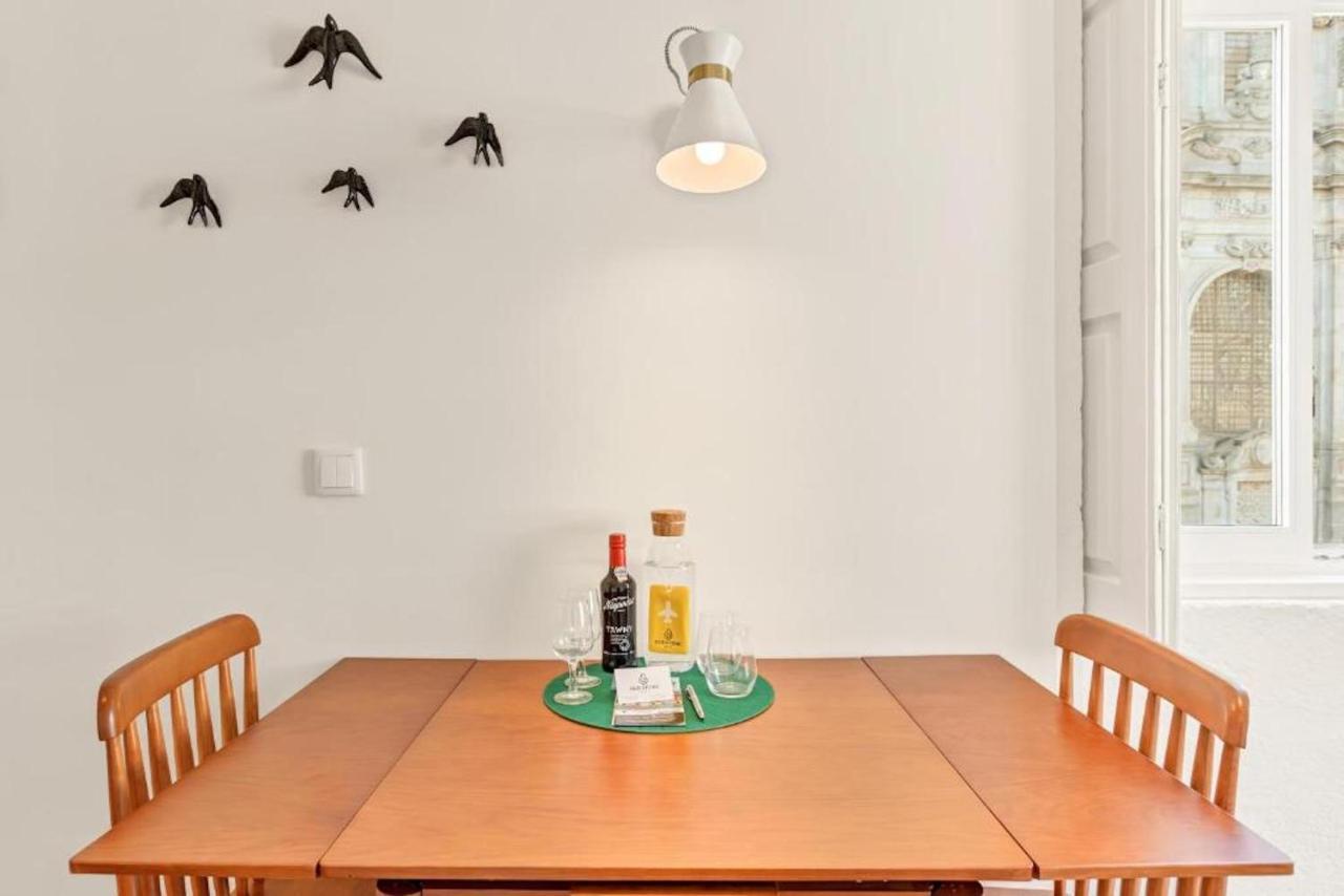Apartment Lovely Shinny Flats With Balcony - Clerigos *