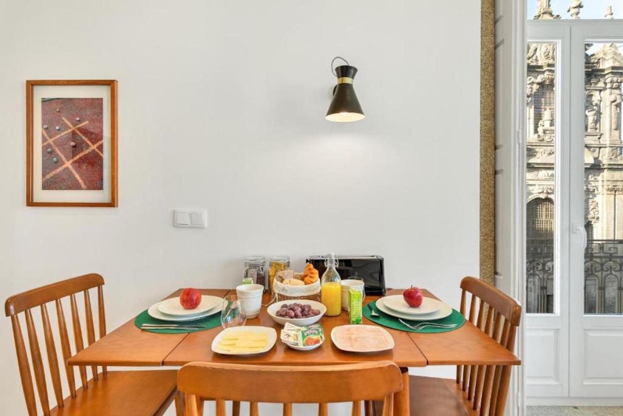 Apartment Lovely Shinny Flats With Balcony - Clerigos *