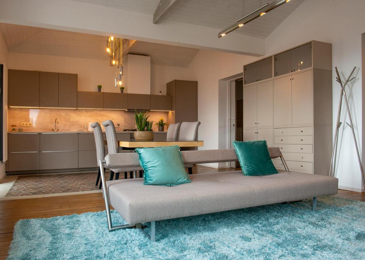Charm Palace Gasthuis 2*