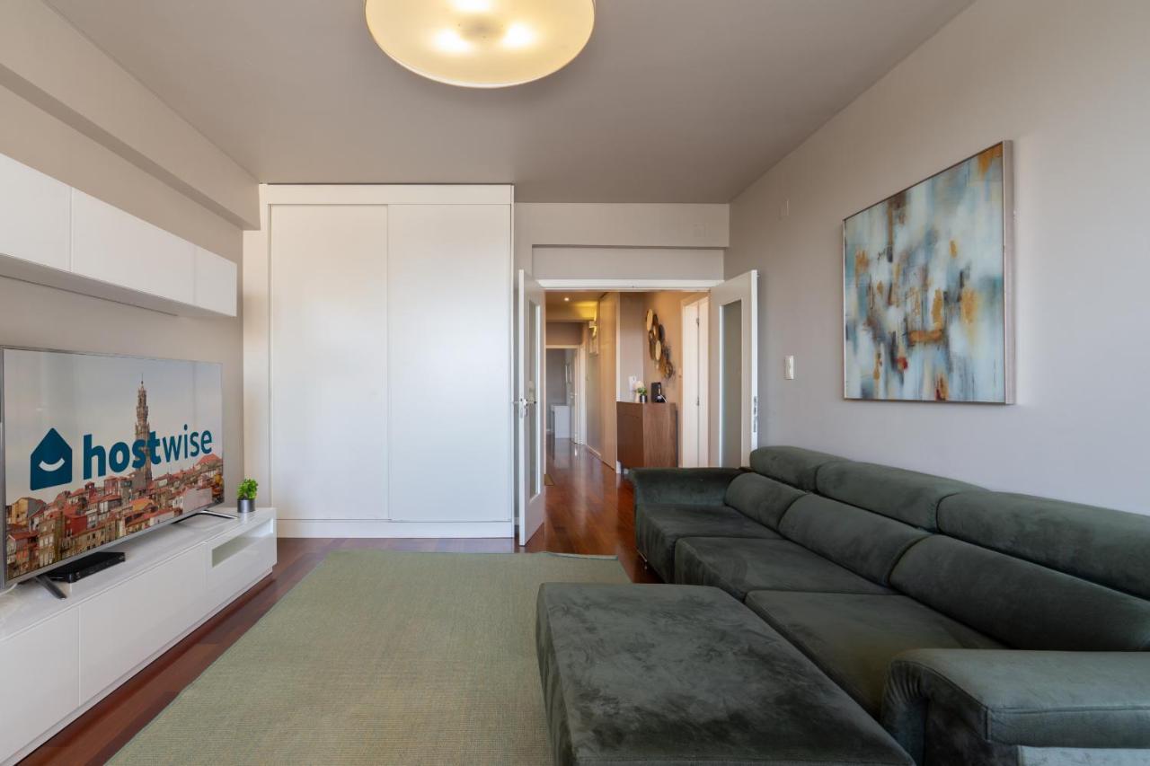 Roomy Stylish Flat With Balcony Apartment Porto