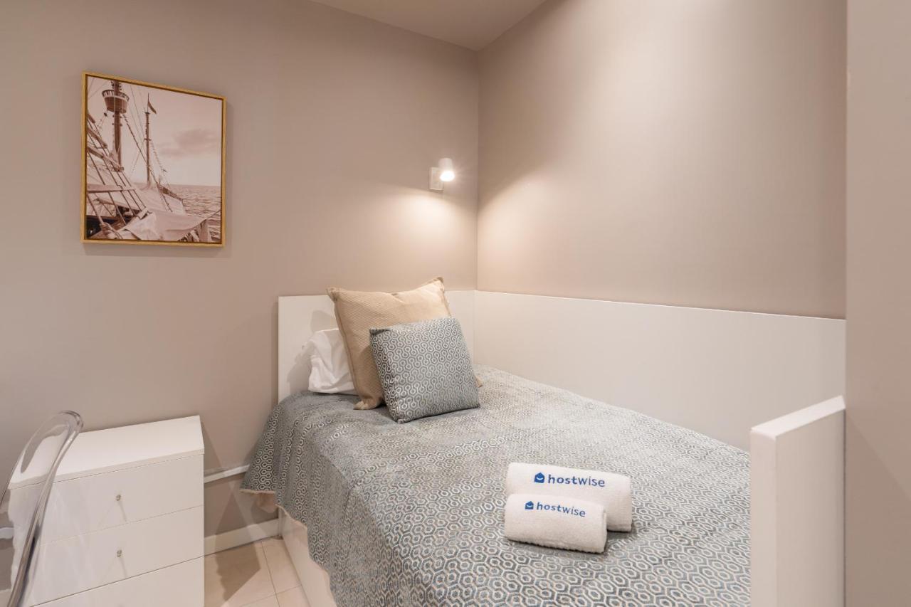 Roomy Stylish Flat With Balcony Porto
