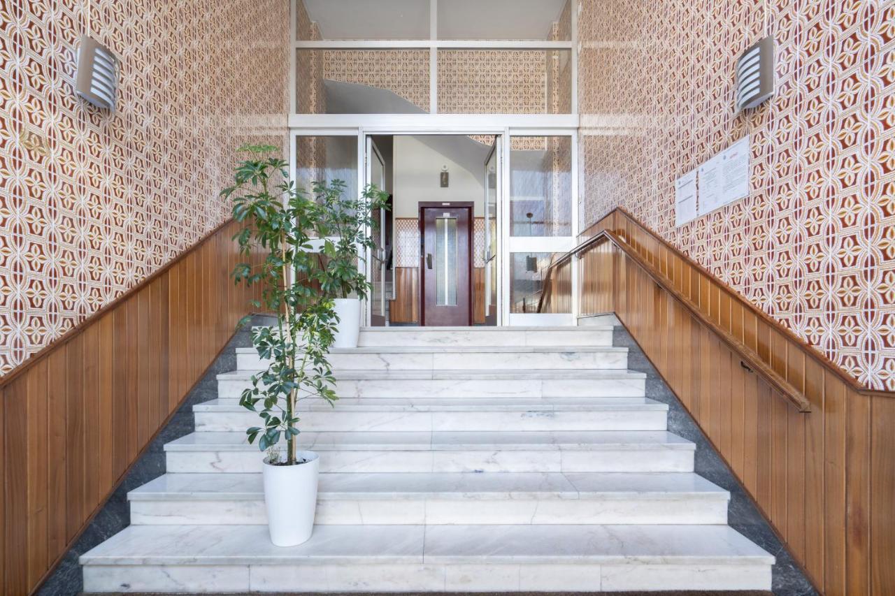 Roomy Stylish Flat With Balcony Apartment Porto
