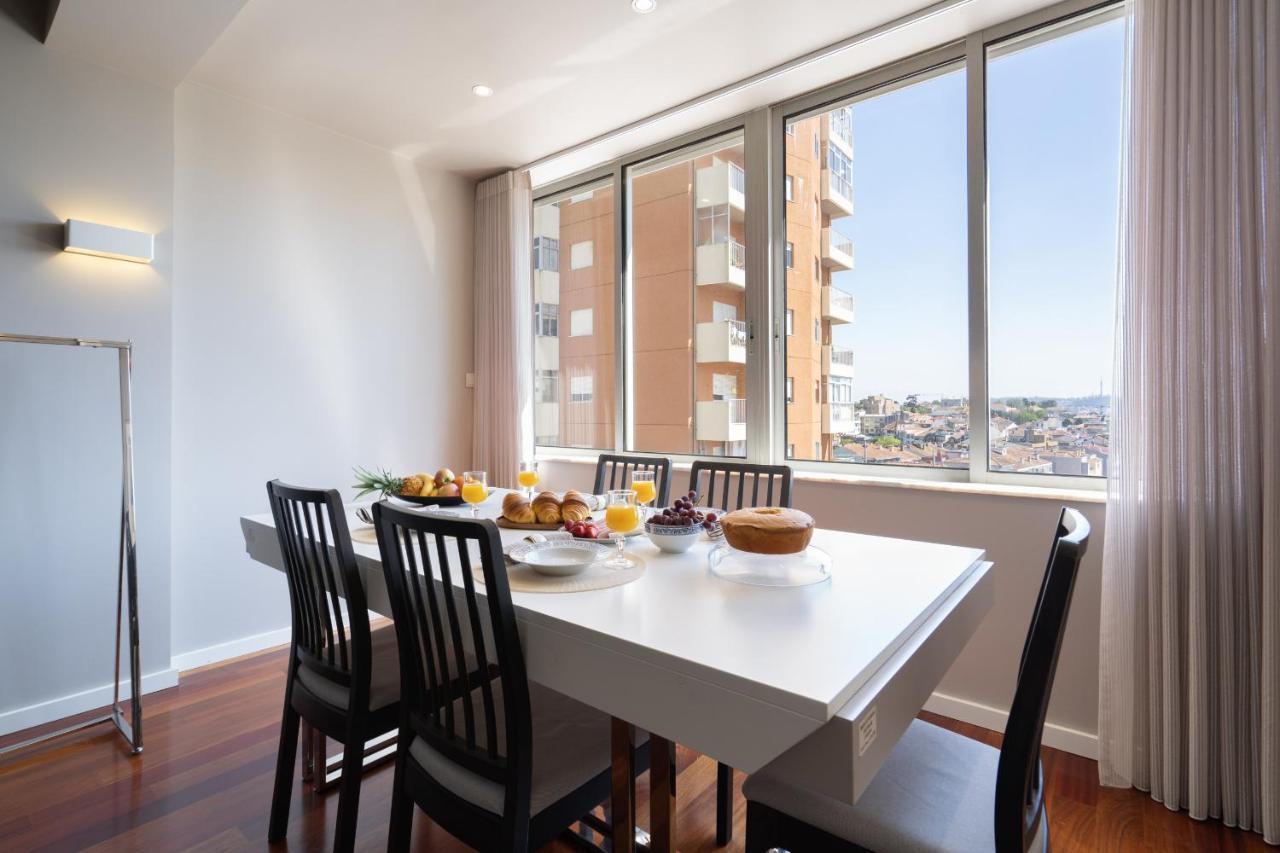 Roomy Stylish Flat With Balcony Apartment Porto