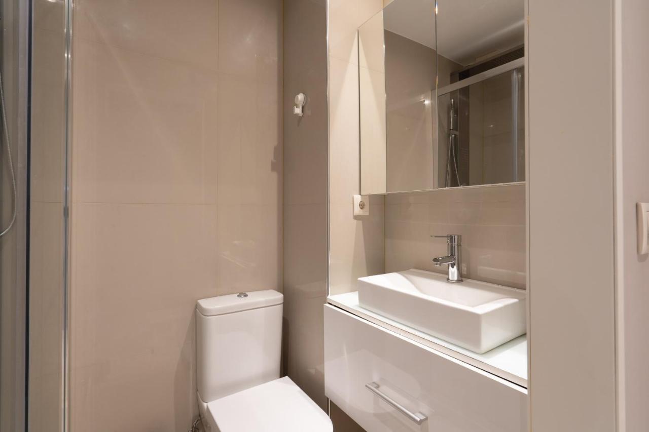 Roomy Stylish Flat With Balcony *