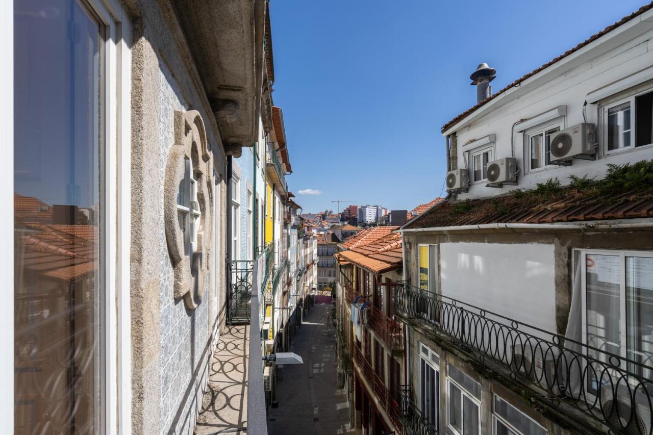 Apartment Lovely Shinny Flats With Balcony - Clerigos