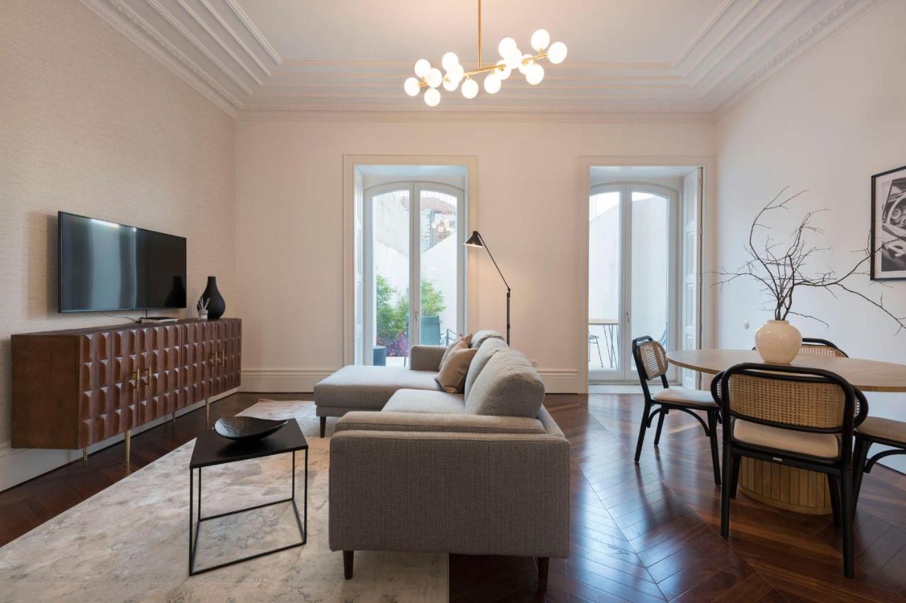 Clerigos Modern Flat W/ Ac & Patio By Lovelystay