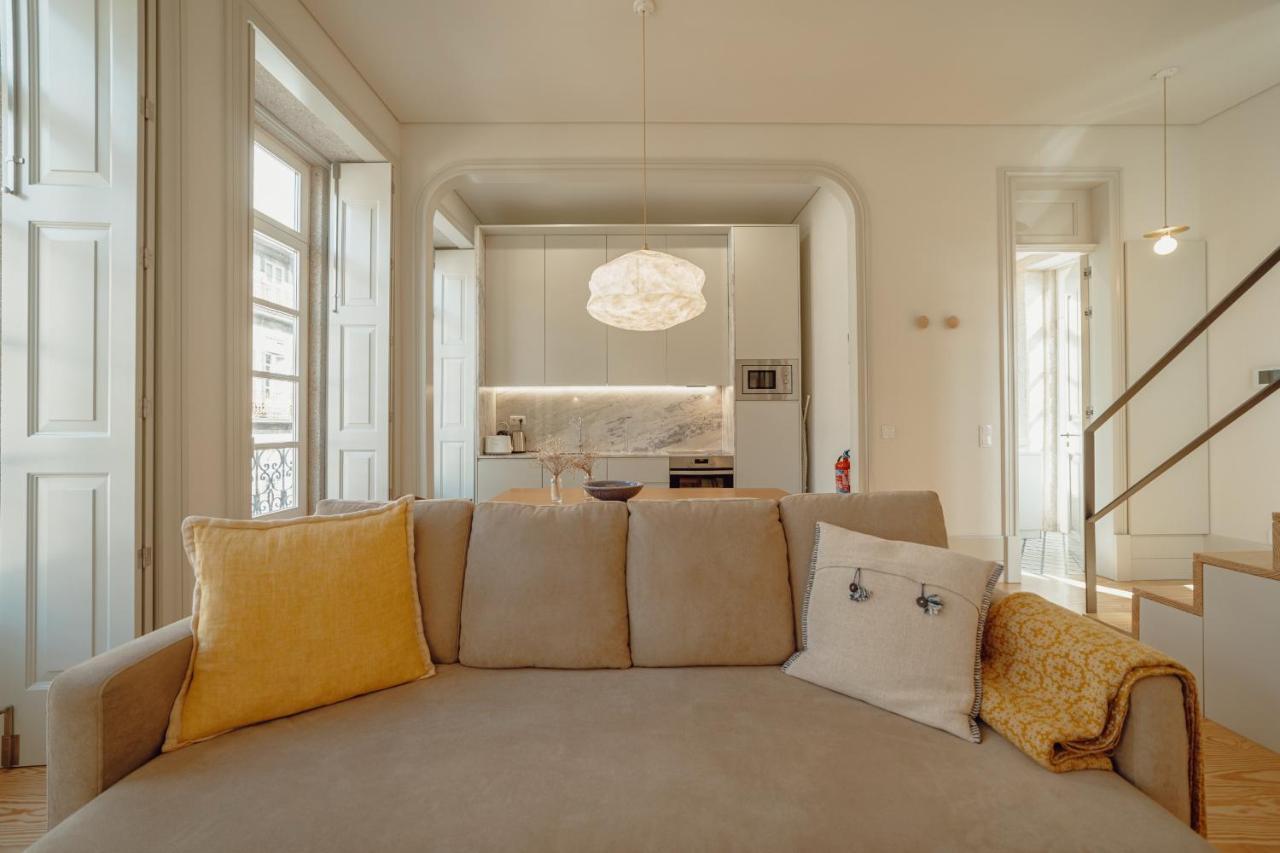 Downtown Deluxe Duplex By Homing Apartment