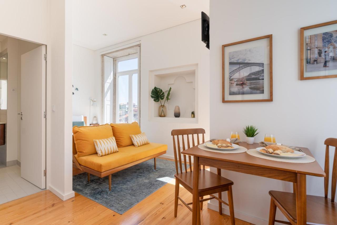 Apartment Lovely Shinny Flats With Balcony - Clerigos