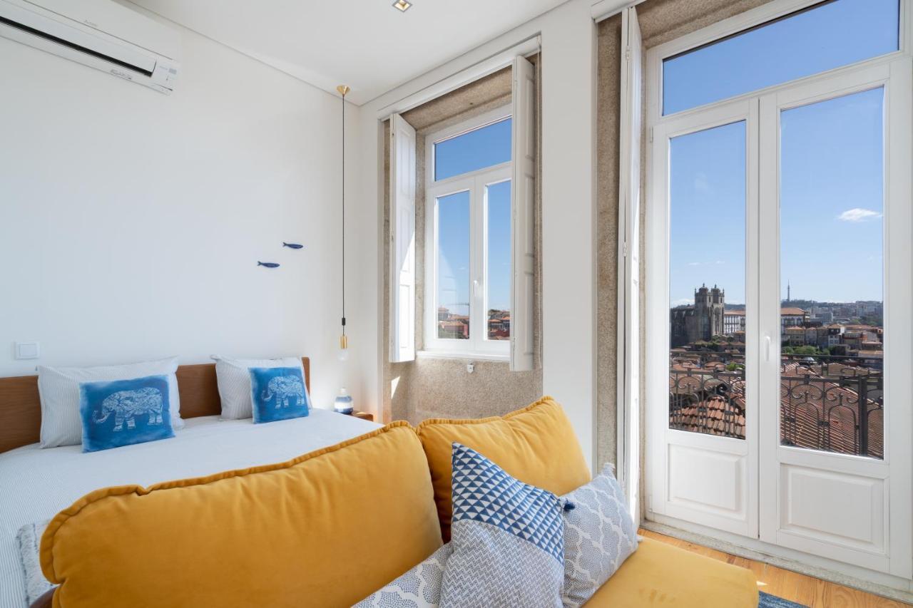 Apartment Lovely Shinny Flats With Balcony - Clerigos *