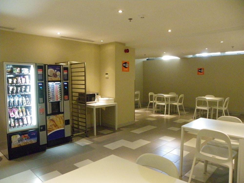Herculano - Digital Access Hotel 2*