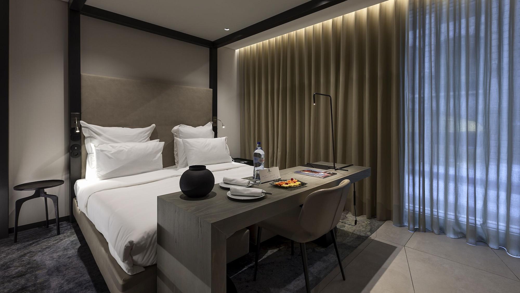 Royal Bridges Hotel 4*