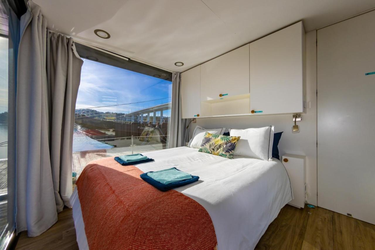 Botel Douro Floating House