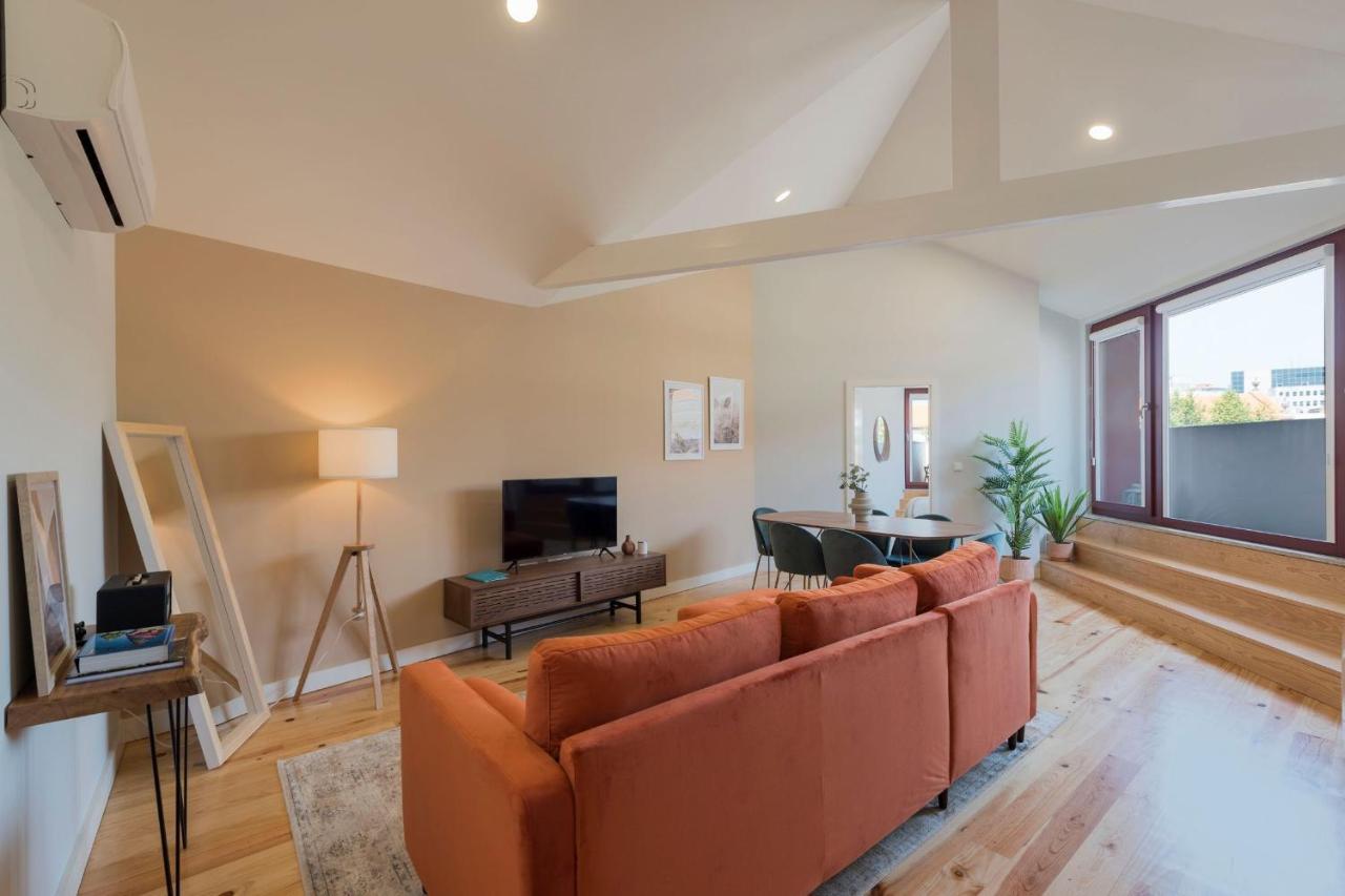 Appartement Superb Flat W/ Ac & Balcony By Lovelystay Porto