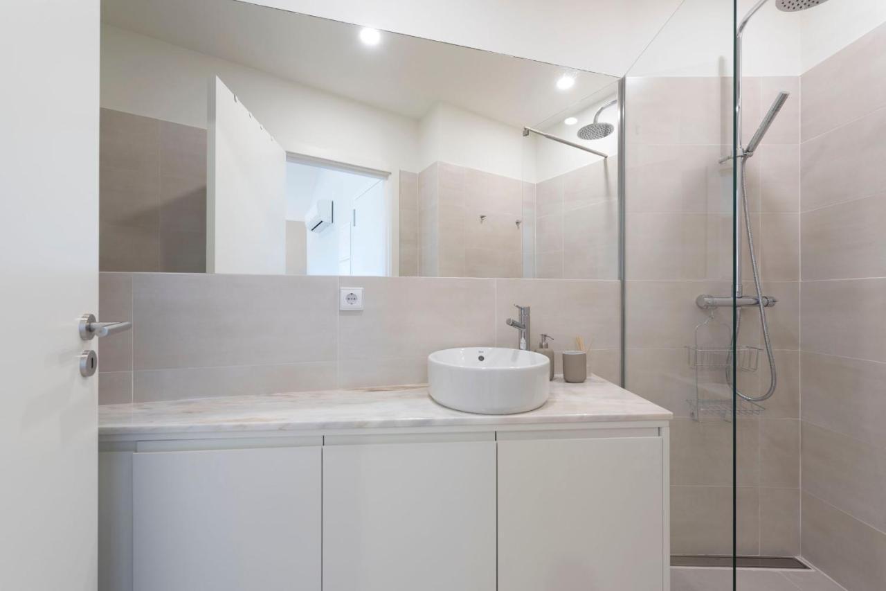 Superb Flat W/ Ac & Balcony By Lovelystay Porto