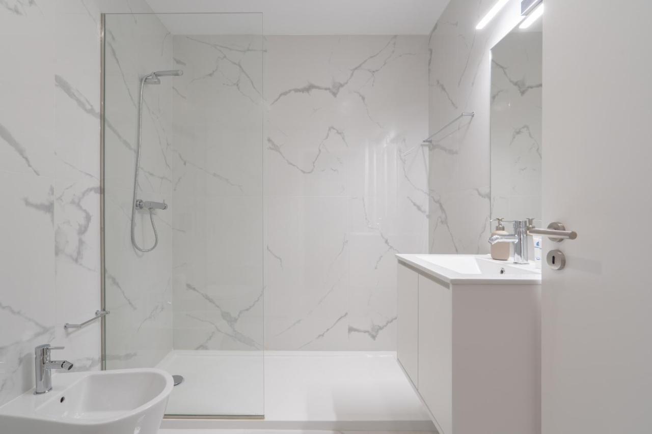 Host Wise - Bright & Contemporary Flat - Ace Location
