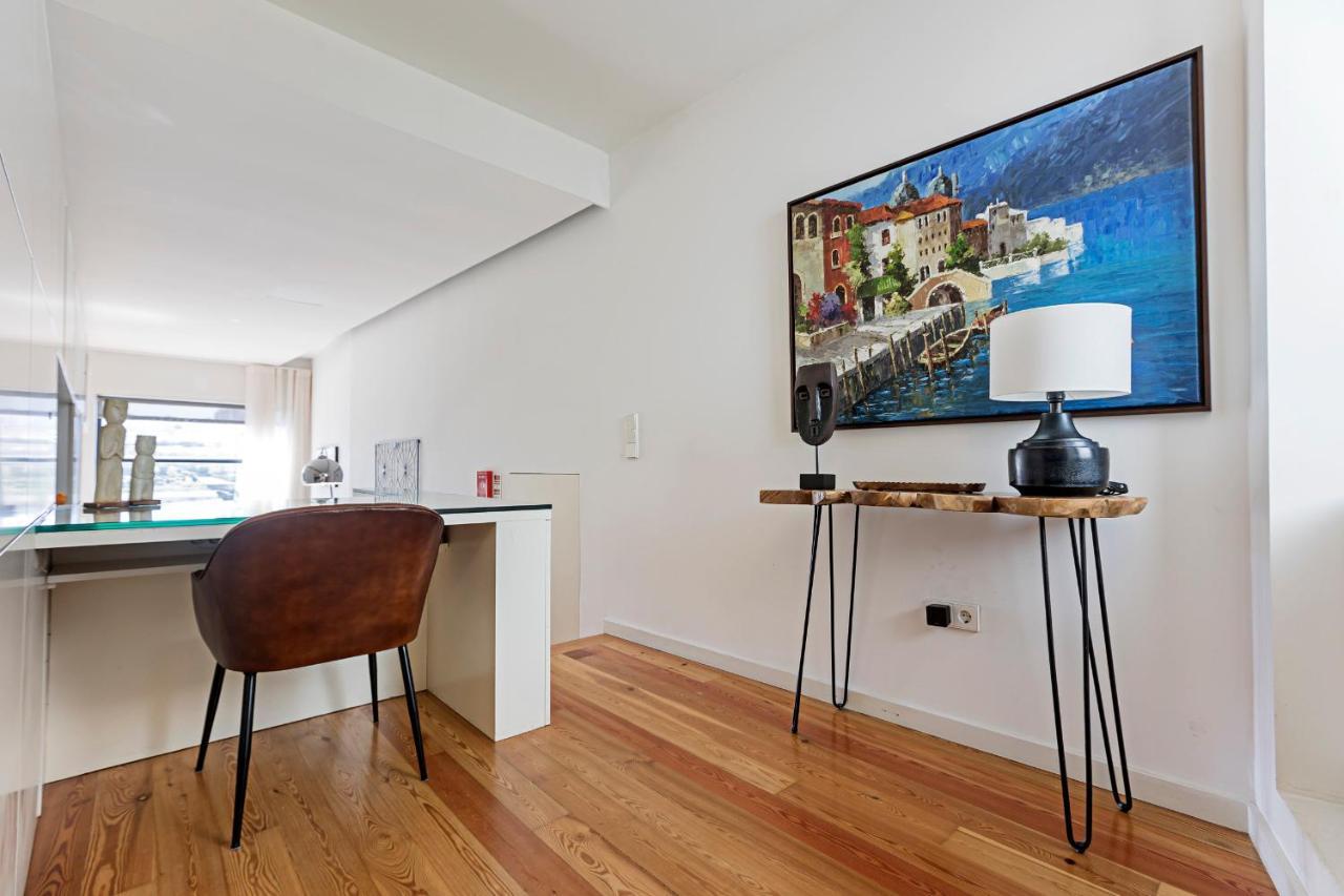 Luxurious Townhome With River View By Lovelystay Holiday home *