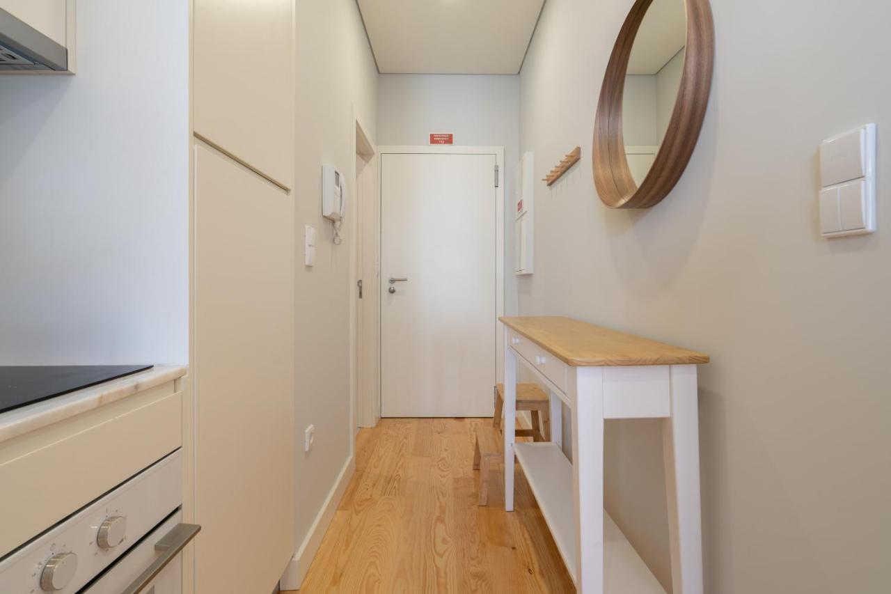 Apartment Host Wise - Enchanting Design Flat - Premium Location