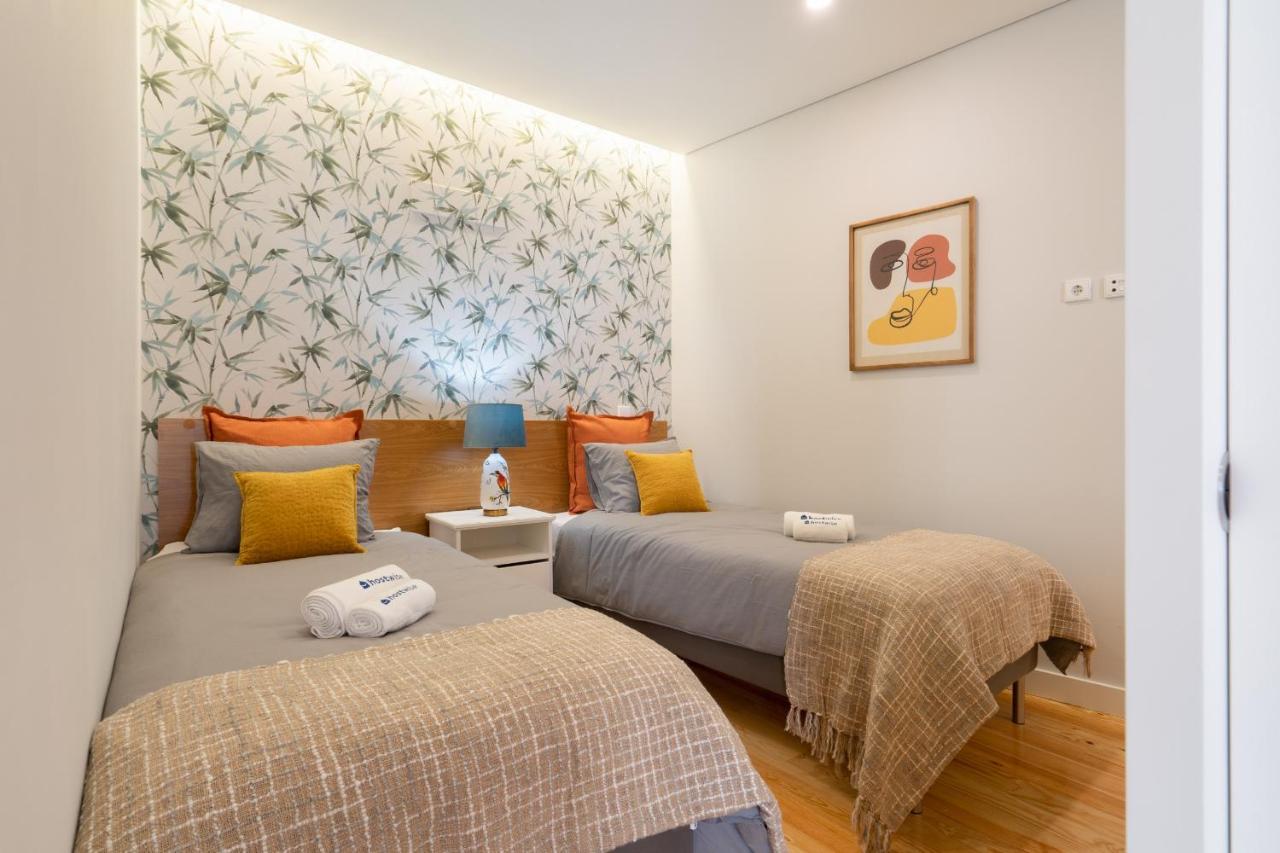 Host Wise - Enchanting Design Flat - Premium Location Apartment