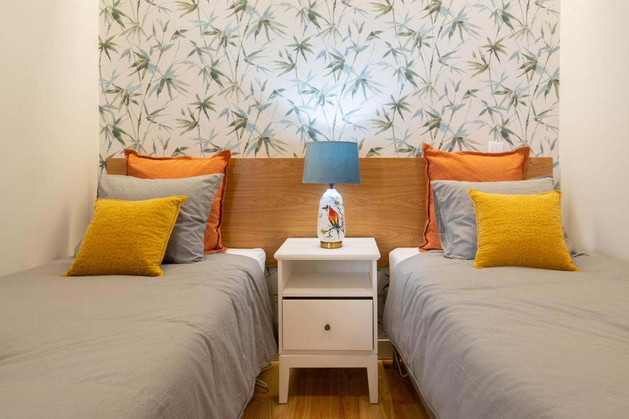 Host Wise - Enchanting Design Flat - Premium Location Apartment