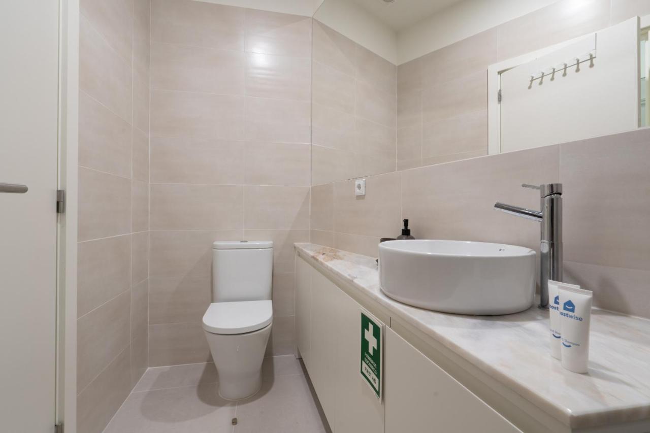 Host Wise - Enchanting Design Flat - Premium Location